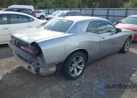 2016 Dodge Challenger Sxt z USA, uszkodzony, nr VIN 2C3CDZAGXGH352675